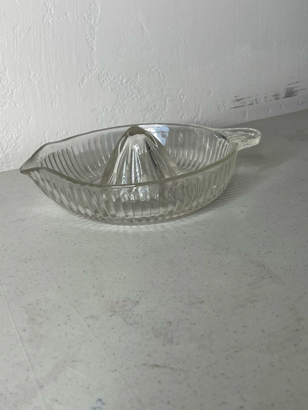 Vintage Clear Glass Citrus Juicer Reamer -